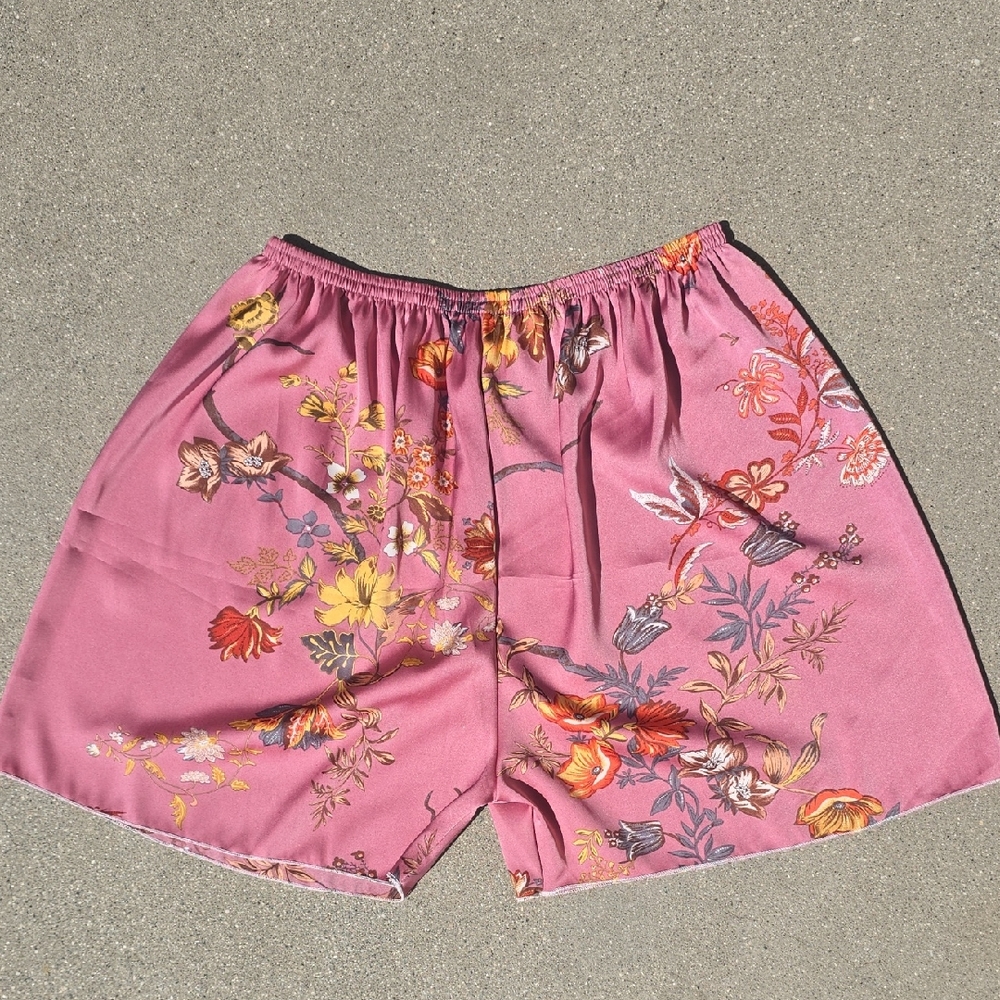 Floral Pure 100% Silk Pink Women's Shorts. Size M